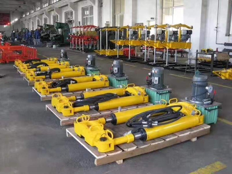 YLS-900型液(ye)壓拉伸機