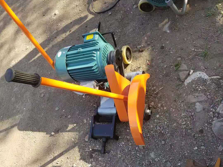 DQG-4型電(dian)動鋼軌鋸軌(guǐ)機