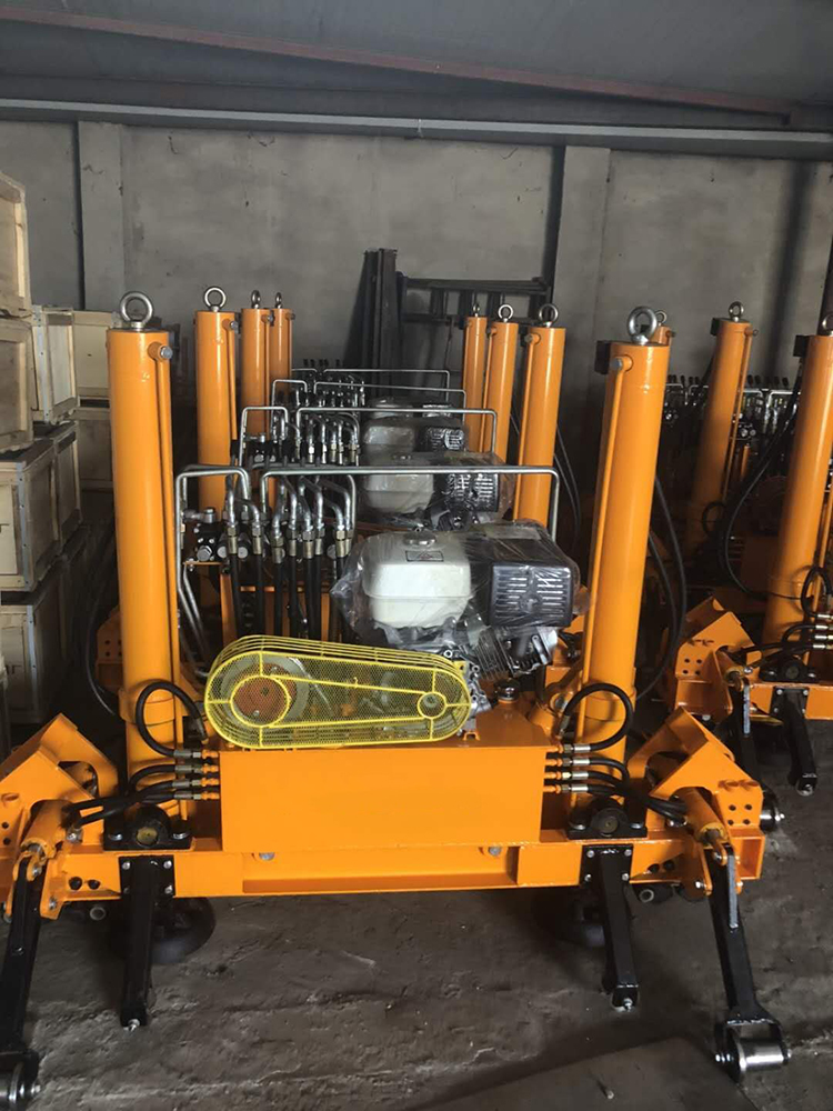 YQBJ-250型門式(shì)液壓起(qi)撥道機(ji)