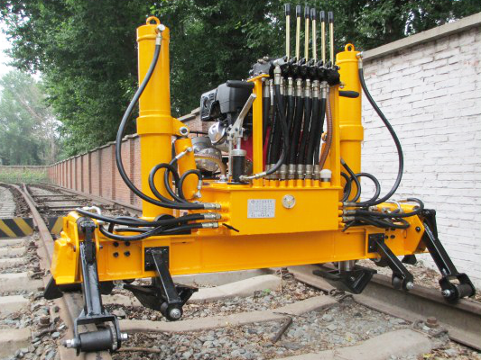 YQBJ-300x125型高(gāo)行程液壓起(qi)撥道機