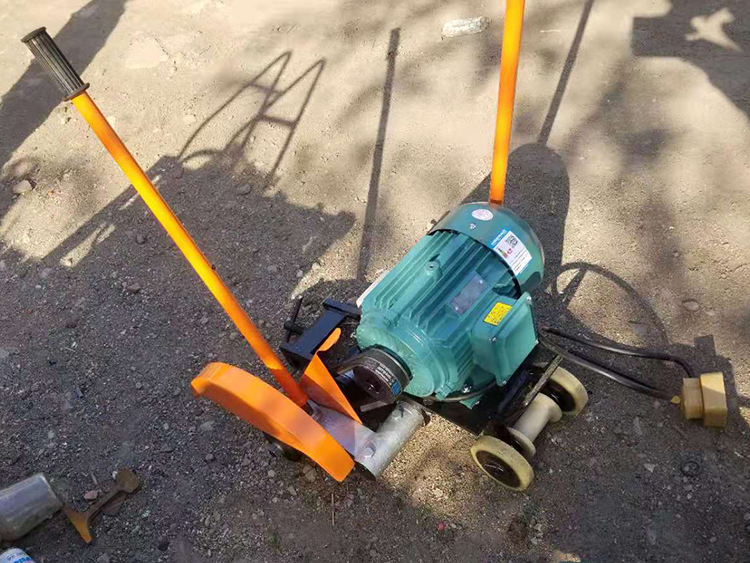 DQG-4型電動鋼軌鋸軌(gui)機