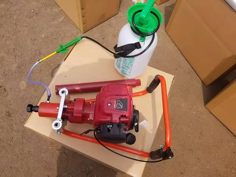 NLQ-45型内燃(ran)砼枕螺栓鑽取機(ji)