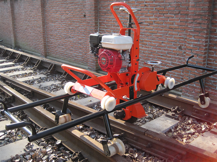 NCM-4.0型(xíng)内燃道岔打磨(mo)機 