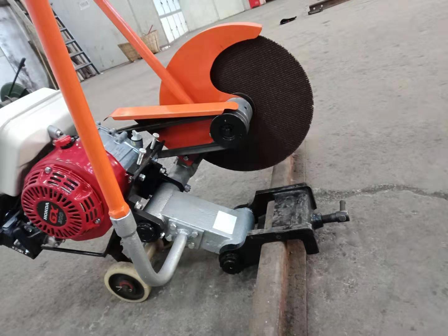 NQG-6.5II型内(nèi)燃鋼軌鋸軌(gui)機