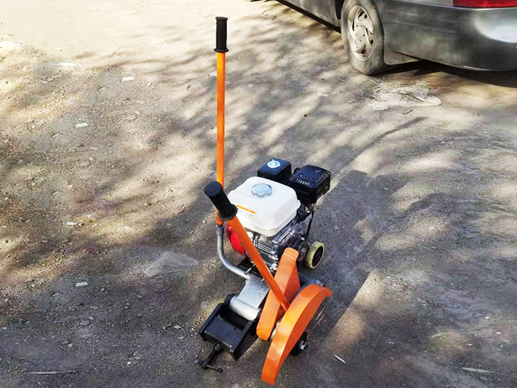 NQG-6.5II型内(nei)燃鋼軌鋸軌(guǐ)機